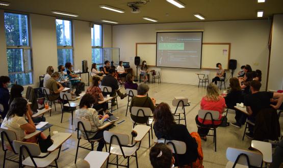 LesFIC en salón del edificio de la FIC
