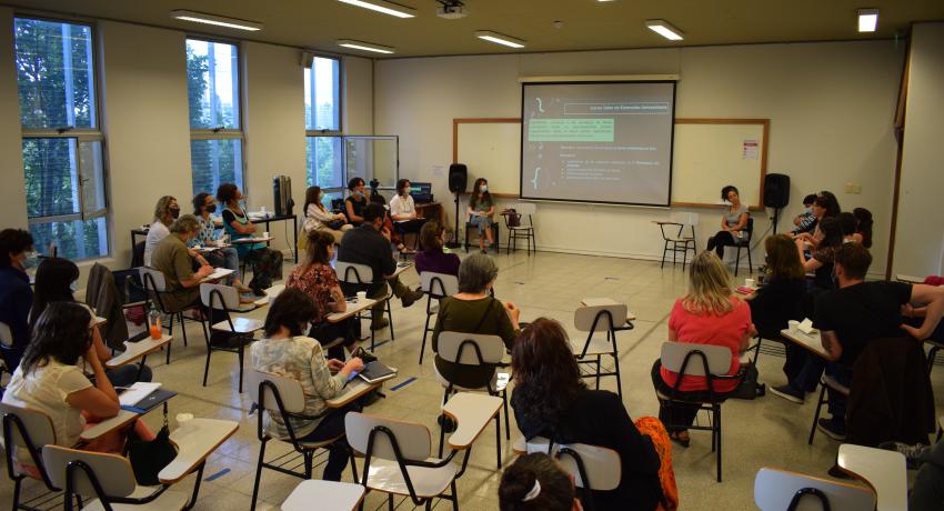 LesFIC en salón del edificio de la FIC