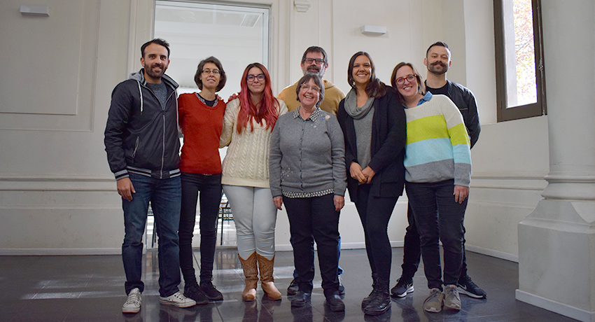Foto de la decana y su equipo